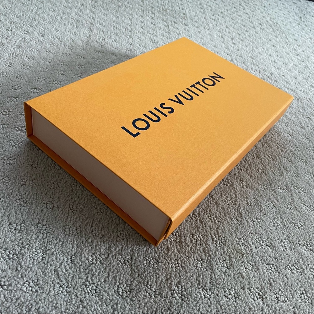 💯 Authentic LV Gift Box Set - Picture 5 of 7